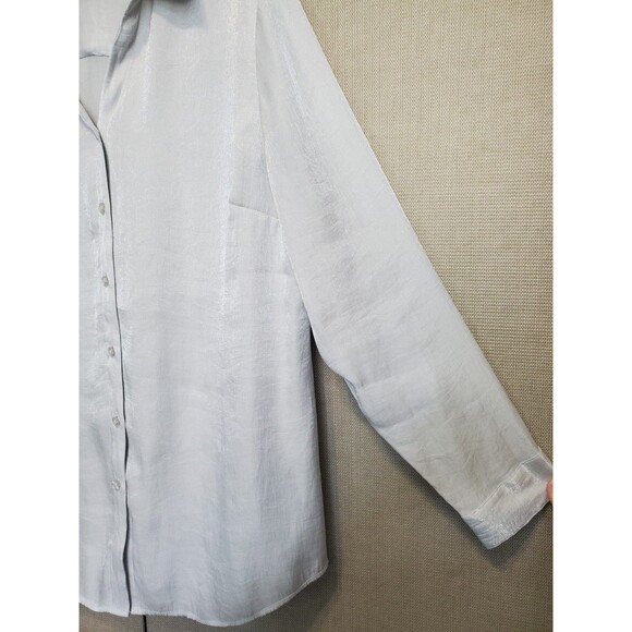 Chico's Silver Shimmer Long Sleeve Button-Up Shirt Size 1 Medium - Picture 2 of 6